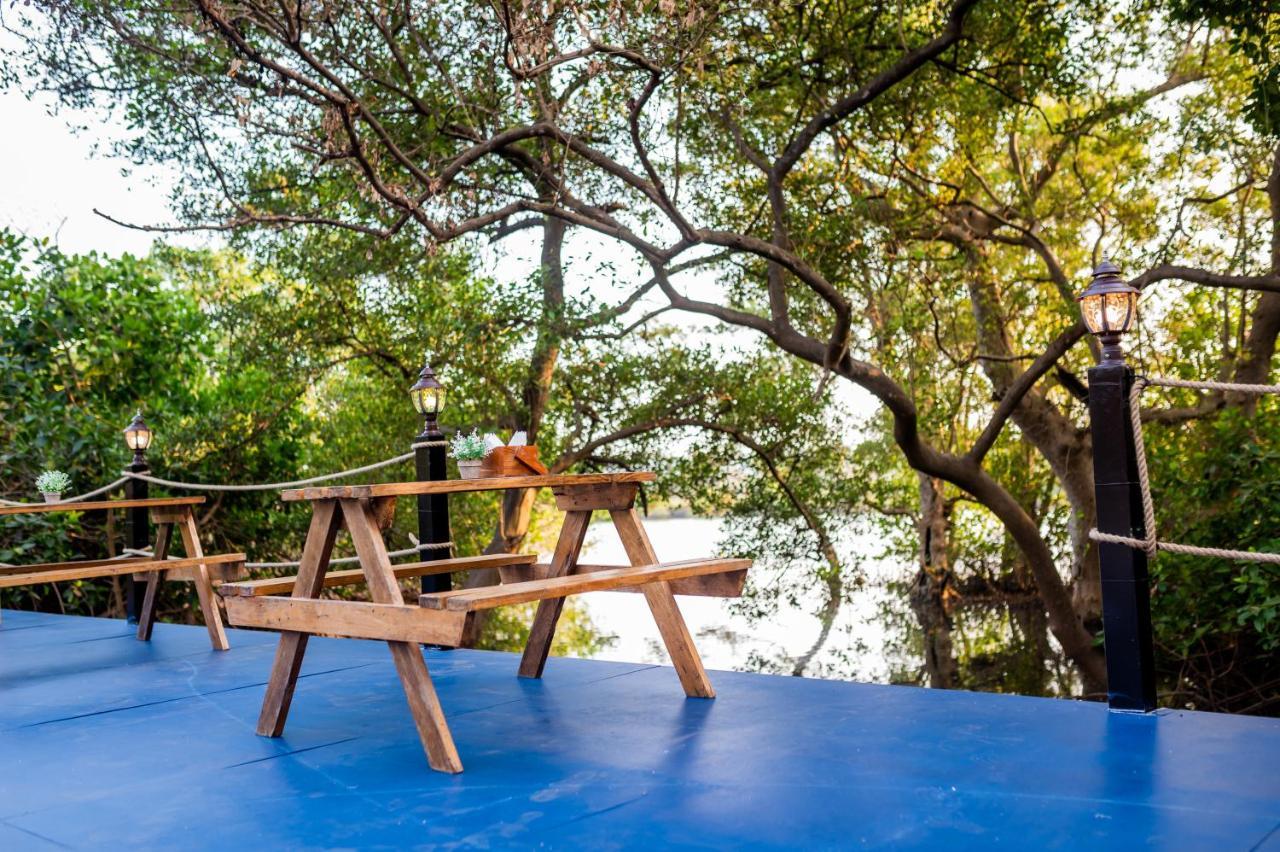 Tranquill Riverside Luxury Cottages With Bathtub, Candolim Exterior photo
