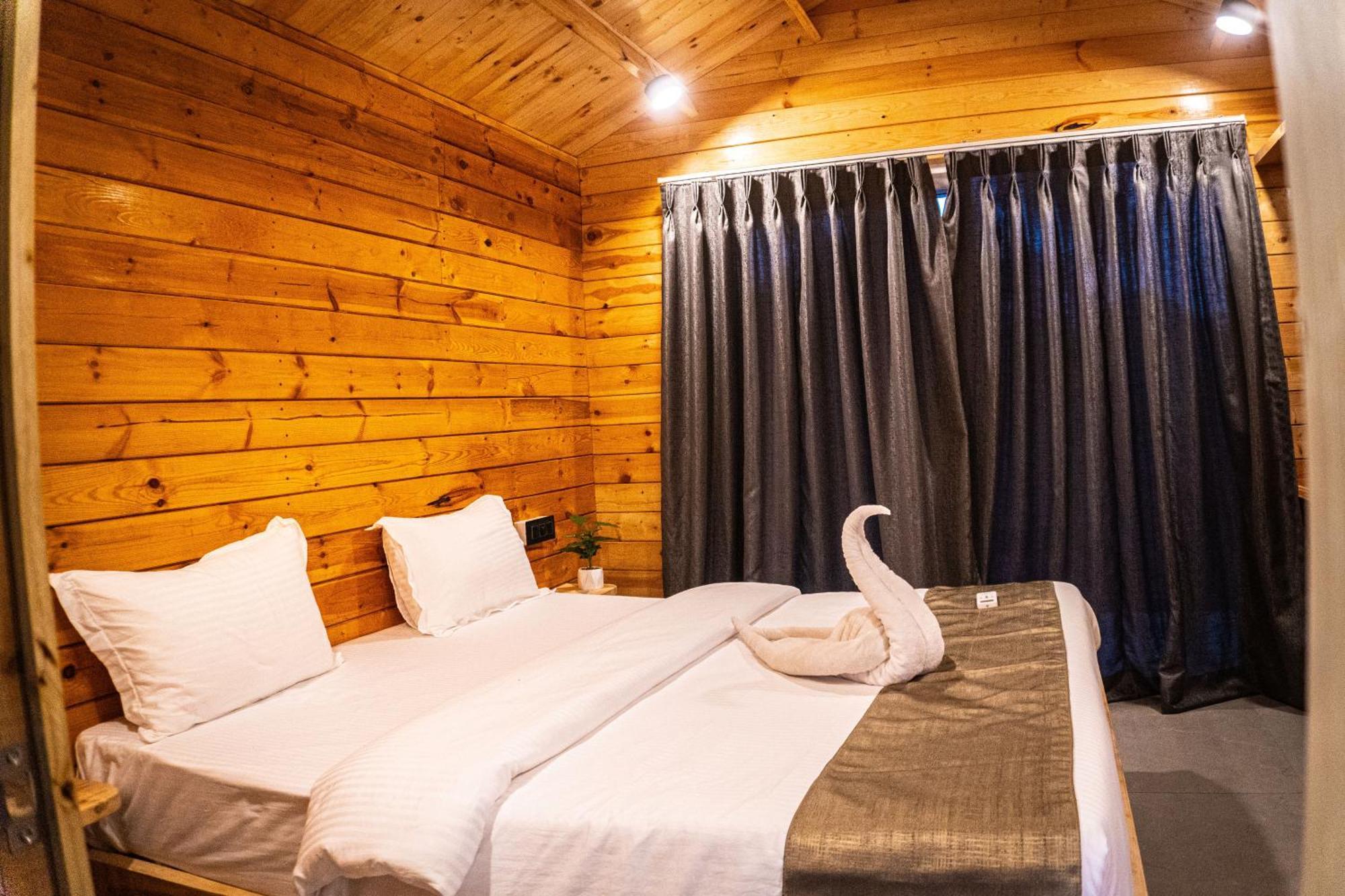 Tranquill Riverside Luxury Cottages With Bathtub, Candolim Exterior photo