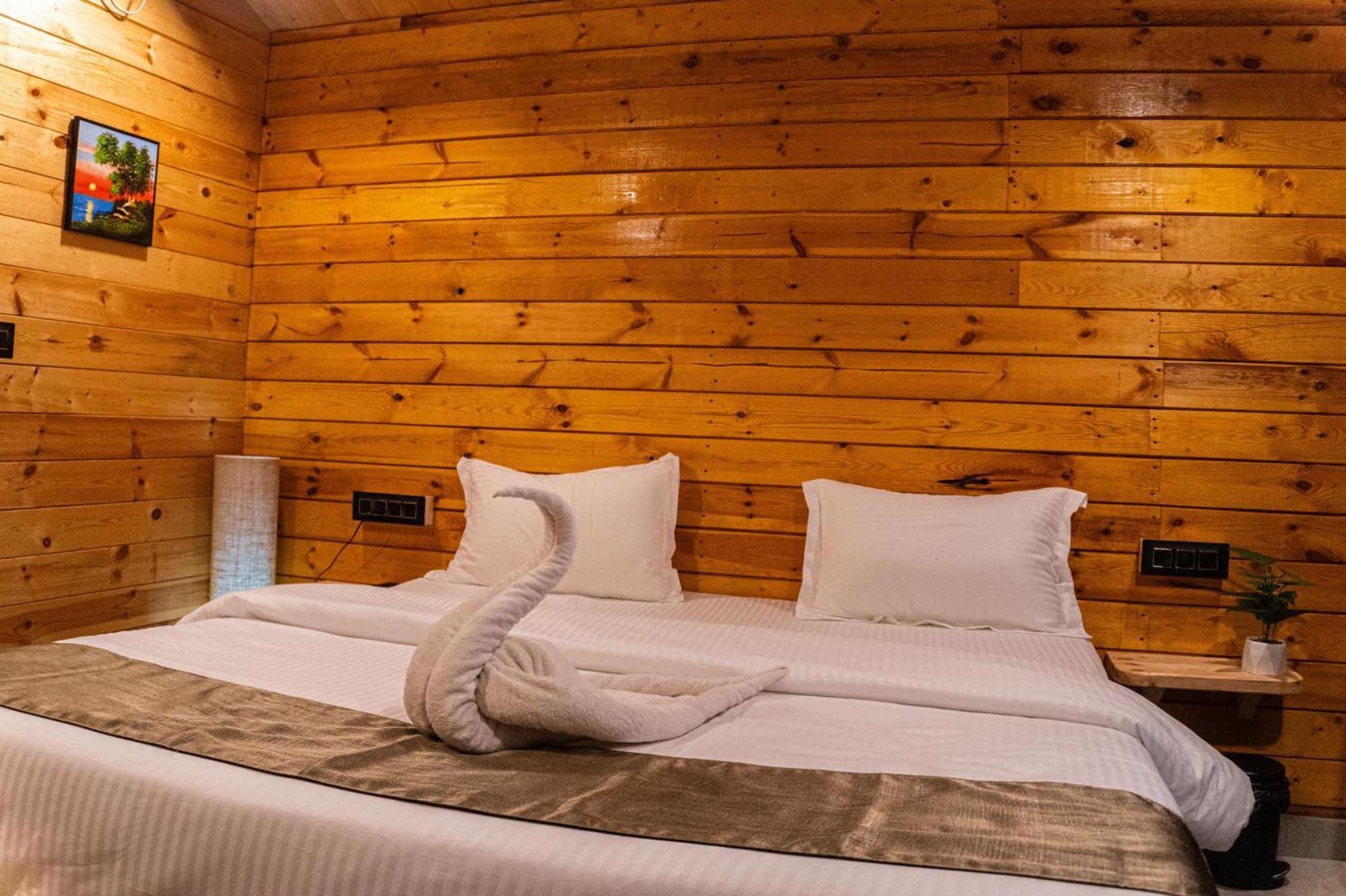 Tranquill Riverside Luxury Cottages With Bathtub, Candolim Exterior photo