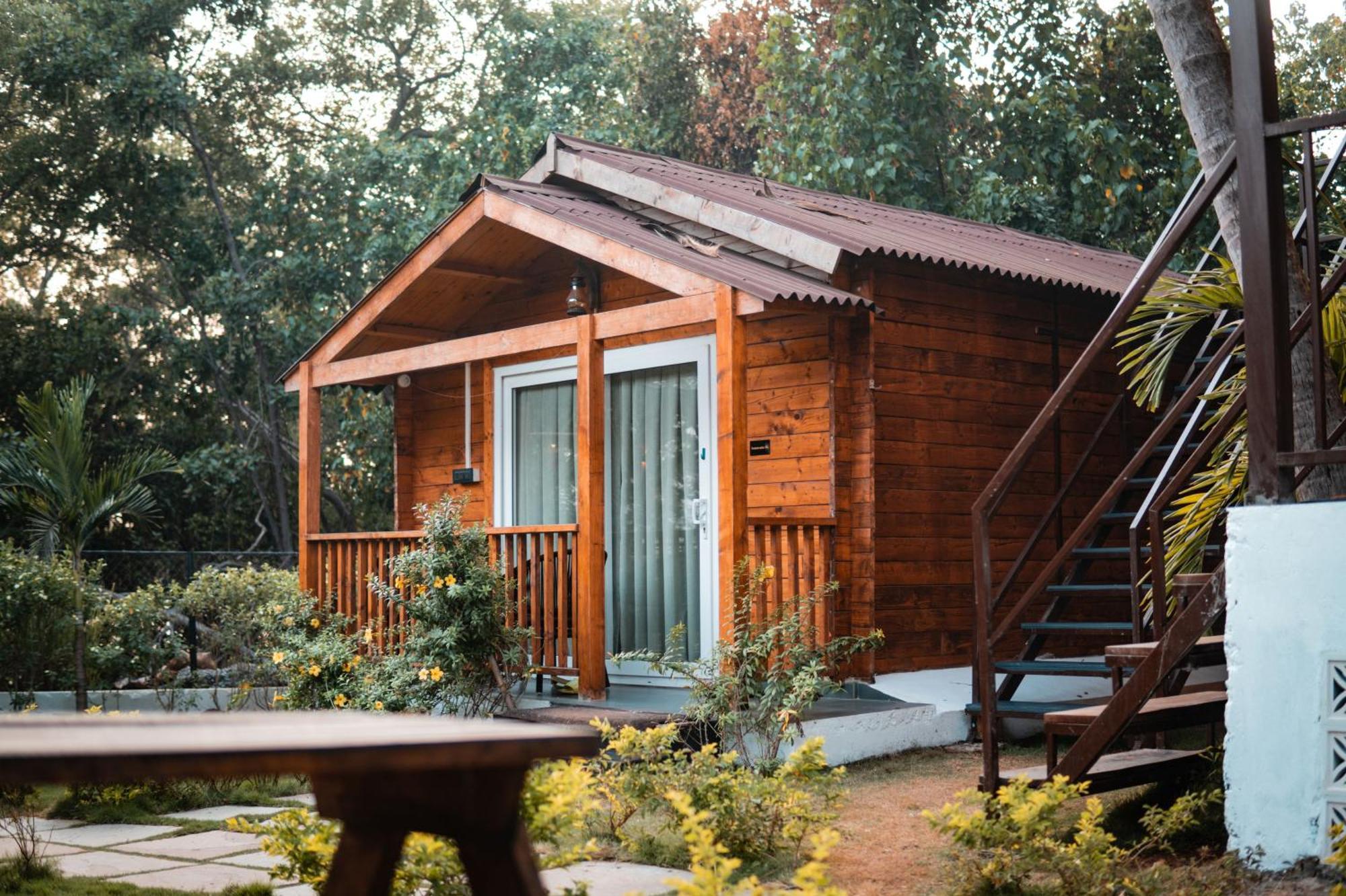 Tranquill Riverside Luxury Cottages With Bathtub, Candolim Exterior photo